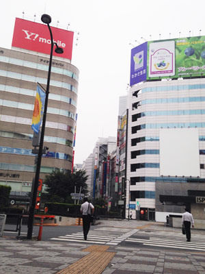 池袋駅前の写真